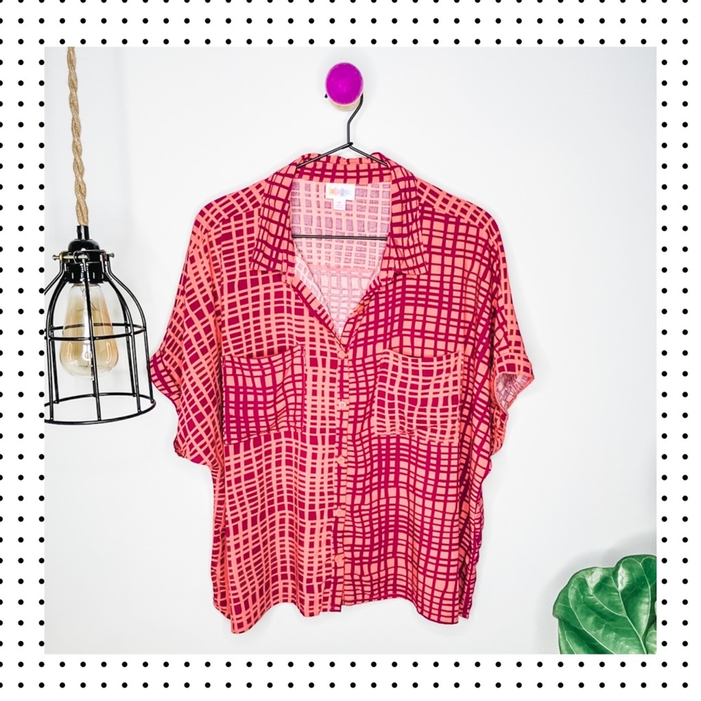 LulaRoe - Amy Boxy Button Front Top M